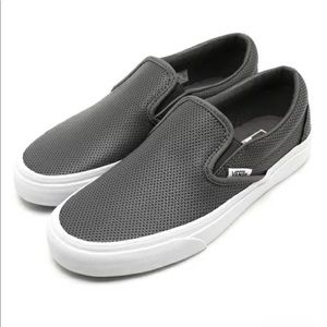 Vans Women’s Classic SlipOn Leather Smoked Pearl